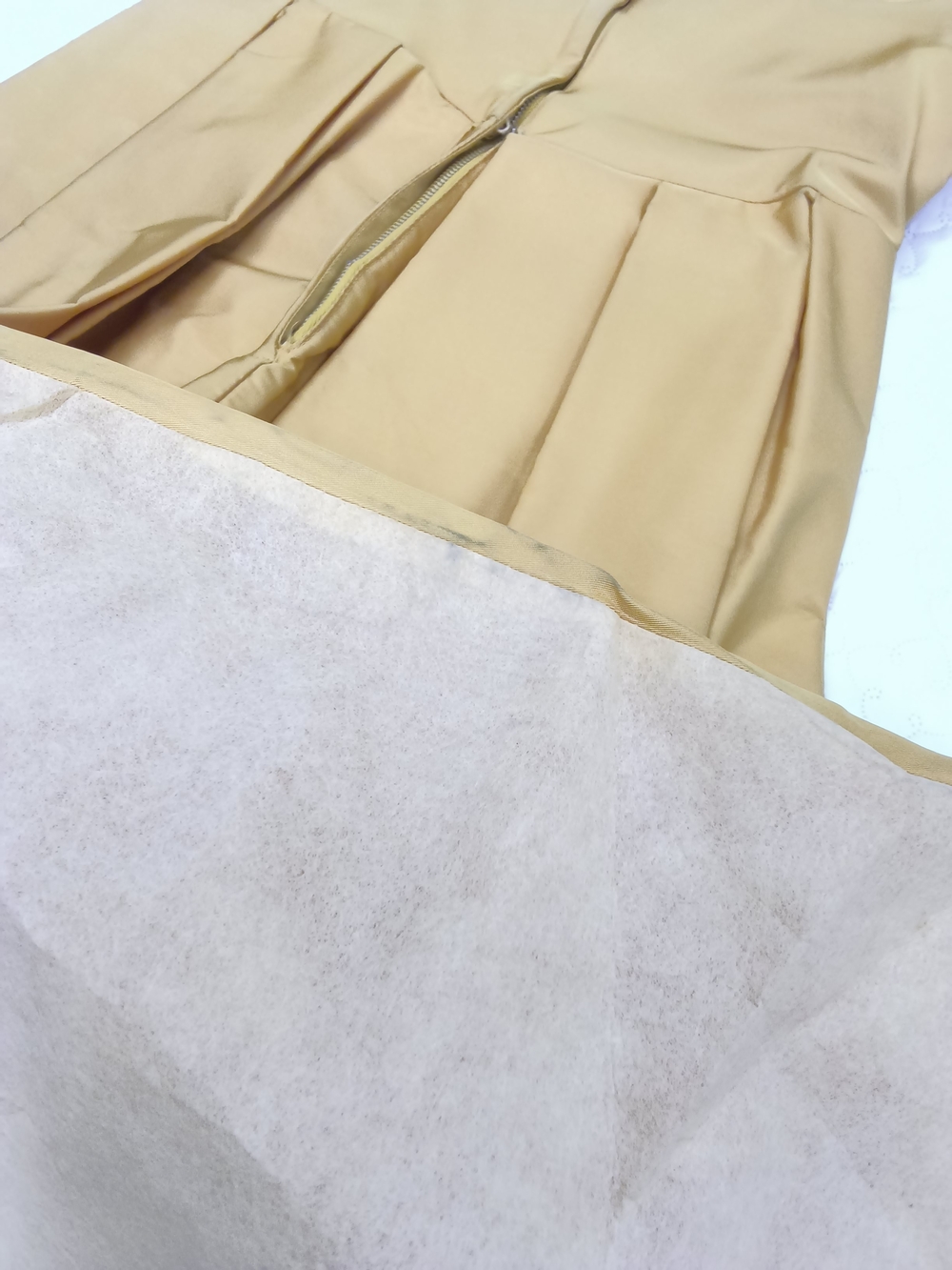 1950s Union-Made Gold Satin Swing Dress - Picture 8 of 14